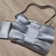 シルバー リボンデザイン ショルダーバッグ　フリル　レザー　キーケース　セット