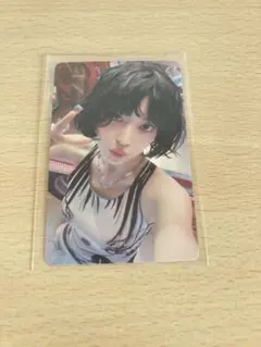 【LE SSERAFIM】サクラ（ホログラム入フォトカード１枚）