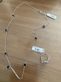 新品　シルバー クローバー ネックレスとリングセット　花モチーフ