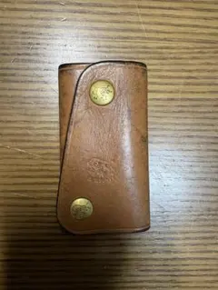 イルビゾンテ　レザーキーケーブラウン　傷、汚れあり