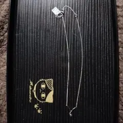 シルバー V字型 ネックレス ピンク石