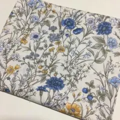 シーチング生地はぎれ綿　ボタニカル柄60cm×39cm