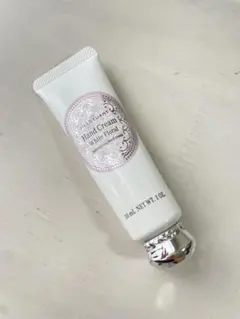 【新品】JILLSTUART ハンドクリーム ホワイトフローラル 30gのサムネイル