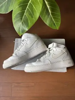 Nike Air Force 1 Mid ホワイト
