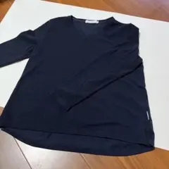 crocodile VネックTシャツ