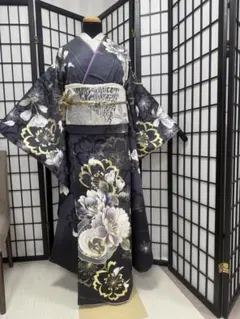 新品、未使用　濃いめグレー振袖一式