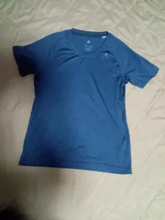 adidas　キッズTシャツ　150㌢