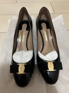 Ferragamo フェラガモ 黒 パンプス 7.1/2 D