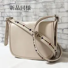 新品同様✨コーチ・ショルダーバッグ斜め掛け レザー スタッズ アイボリー系