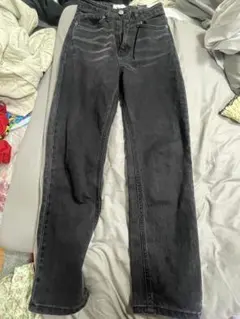 H&M ブラックストレートデニム 32
