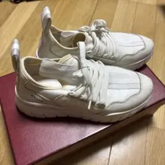 BALLYホワイト ストライプデザイン スニーカーのサムネイル