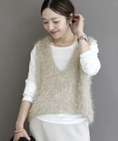 完売品　Aletta vita フェザーヤーンVネックニットベスト　ベージュ