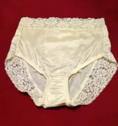 補正下着　クリーム色ハイウエスト補正下着