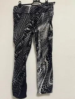 NIKEスネークパターン ハイウエストレギンス