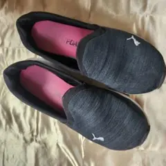 Puma ブラック スリッポンスニーカー