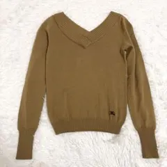 バーバリーブルーレーベル　ウール100％ Vネックニット セーター 38