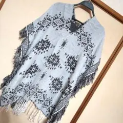 ポンチョ 幾何学模様 グレー ポンチョ Vネック フリンジ付き