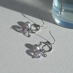 パールとビーズのハート型ピアス