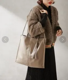 イアパピヨネ タッセルトートアンドショルダーバッグ ブラウンベージュ