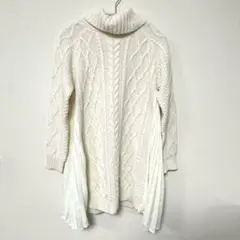 マーキュリーデュオ サイド プリーツ ハイネック ニット ワンピース　ホワイト