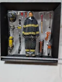 HOT TOYS FIREFIGHTER 1/6スケール 消防士 フィギュア28 - メルカリ