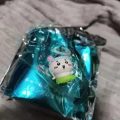 ちいかわ 映画入場特典 めじるしアクセサリー 古本屋 カニちゃん