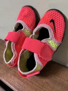 Nike キッズ サンダル ピンク/イエロー