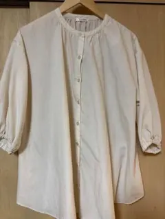 クリーム色 五分袖シャツ　ハニーズ