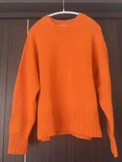 オレンジ ニット