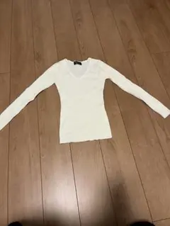 CECIL McBEE ホワイト Vネック 長袖