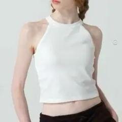 GU ブラフィールクロップドホルターネックタンクトップ　カップ付き