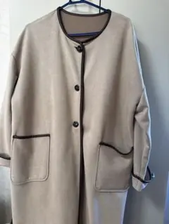 ベージュ ロングコート