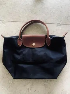 【美品】Longchampブラックナイロンハンドバッグ