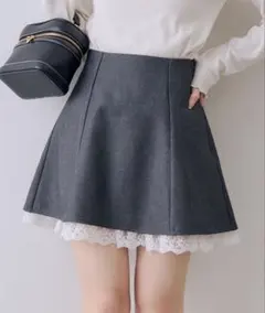 グレー プリーツミニスカート レース付き