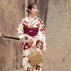 utatane 浴衣 兵児帯 セット レトロホワイトに流れる赤い花 フリーサイズのサムネイル