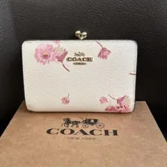 ありなページCOACH２つ折りがま口財布　花柄 COACH（コーチ） 財布 二つ折り財布 新作 新品 花柄 フローラル