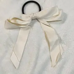 アイボリーサテンリボンヘアゴム