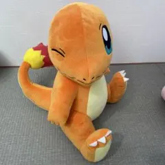 ポケモン　ヒトカゲ　めちゃもふぐっと　しっぽみてみて！　ぬいぐるみ