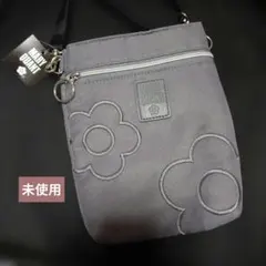 未使用　MARY QUANT スマホショルダーバッグ グレー ♡