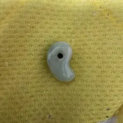 糸魚川翡翠　勾玉
