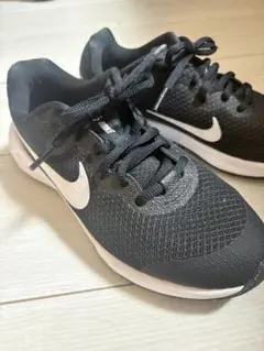 NIKE REVOLUTION 6 キッズ黒スニーカー