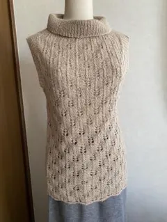 ChezToiニットベスト 茶系 ベージュ ノースリーブ タートルネック