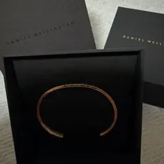 Daniel wellington（ダニエルウェリントン）　バングル　箱付きのサムネイル