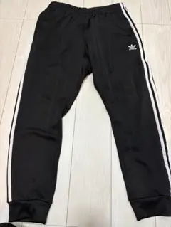 アディダス　トラックパンツ
