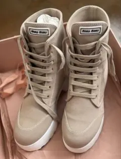 MIU MIU キャンバス ハイカットスニーカー ベージュ 38.5のサムネイル