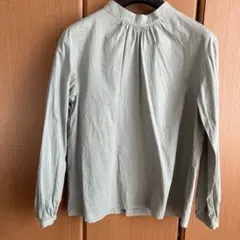 薄いグリーン ボタン付きシャツ 綿100％