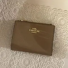 美品COACH 二つ折り財布ベージュ
