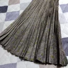 DOORS　ブラウン地の花柄プリーツロングスカート 美品！！