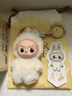 ポップマート　ラブブ　PIN FOR LOVE イニシャルA