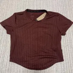 NIKE Dri-FIT  ショート丈Tシャツ